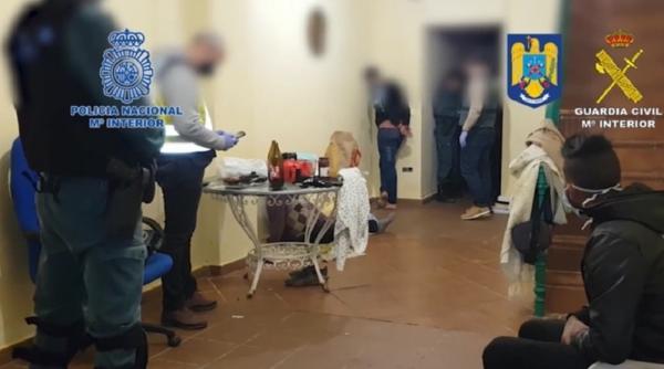 Spania. 56 de ani de închisoare pentru o familie de români care a exploatat zece conaționali: Ținuți în condiții mizere, insultați și neplătiți