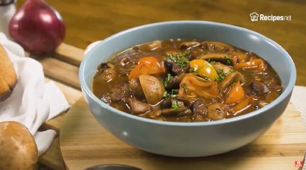 Tocăniță de ciuperci sălbatice. Testează rețeta specială a pădurarului