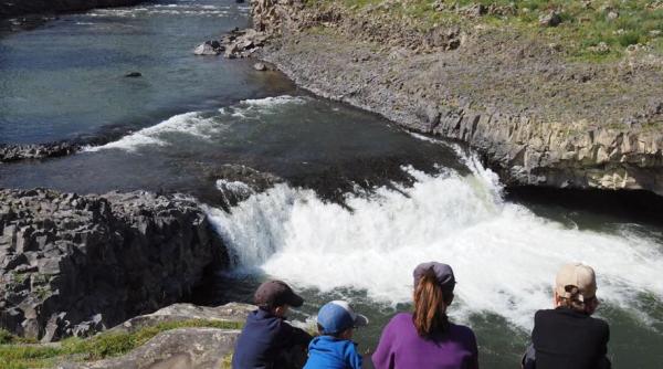 Darul unor părinți pentru copiii lor, înainte să-și piardă vederea: o aventură în jurul lumii  