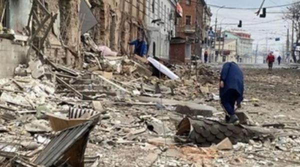 Donețk și Lugansk cer anexarea la Rusia, în timp ce trupele ucrainene luptă să le recucerească