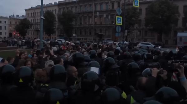 Proteste de amploare în Moscova şi Sankt Petersburg. Vladimir Putin a promulgat legea ce pedepsește dezertorii