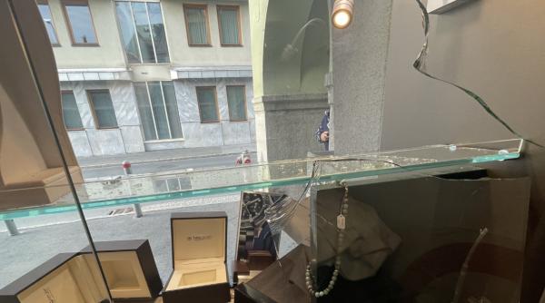 Român, spargere ca în filme la o bijuterie în Austria: A fost prins când mai avea  puțin și ajungea în Slovenia, pe jos