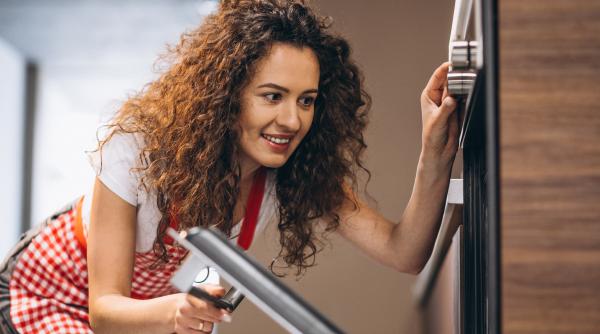 De ce să pornești cuptorul din bucătărie măcar o dată pe săptămână. Trucul care îți va aduce bogăție