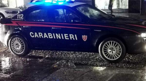 Momente de panică în Italia. Un român amenința trecătorii și striga că i-a luat viața iubitei: Femeia este în viață, teafără