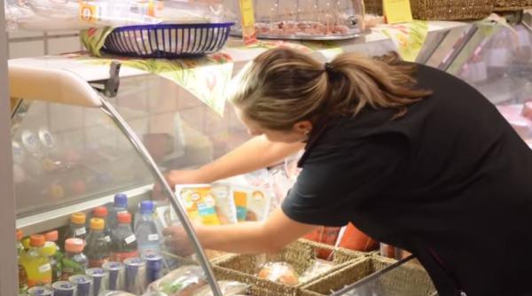 Crenvurşti contaminaţi cu listeria, retraşi din supermarketuri: Trei decese suspecte şi 66 de cazuri, în Italia