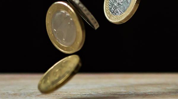 Peşedintele Băncii Mondiale avertizează asupra riscului stagflaţiei şi a recesiunii din Europa