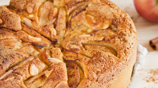 Plăcintă cu mere și scorțișoară, rețeta italiană. Un ingredient secret o face genială