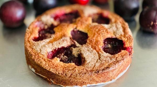 Prăjitură fabuloasă din prune și ricotta: fără făină și fără praf de copt. Se va terminat instantaneu 