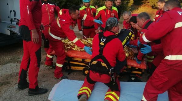 Minor român, căzut în prăpastie în Maramureș, recuperat de salvamontiști: „Intervenția a fost dificilă”