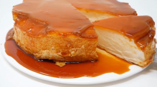 Rețeta de tort magic, din trei ingrediente: E gata în 5 minute și are doar 80 de calorii