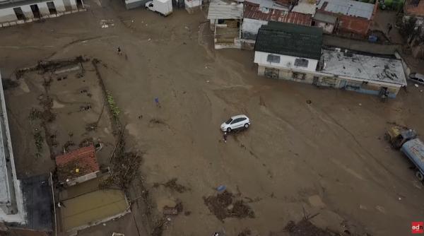 Tragedie în Venezuela. Pompierii cred că numărul persoanelor decedate s-ar putea să fie mult mai mare, în urma alunecării de teren 