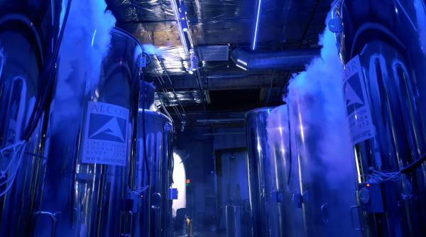 O companie americană specializată în criogenie conservă cadavre umane pentru a le "reînvia" în viitor. Cât de mult costă