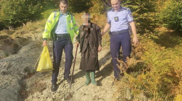Octogenară rătăcită în pădure, găsită de polițiști după ce un operator, care o sunase pentru o ofertă de telefonie, a alertat 112