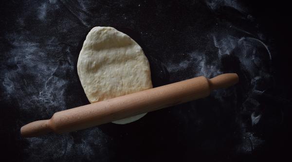 Plăcintă oltenească cu brânză și mărar - rețeta veche de 50 de ani pe care trebuie s-o încerci