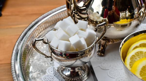 Zahărul, mai scump ca niciodată. Producătorii de dulciuri din UE sunt la pământ  