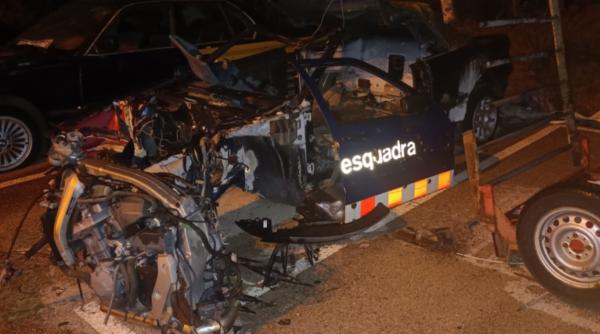 Doi români au intrat cu duba și au furat fier vechi chiar din depozitul Poliției din Barcelona