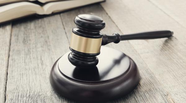 Pedeapsă exemplară în Marea Britanie. Român de 22 de ani, condamnat la închisoare pe viață pentru viol