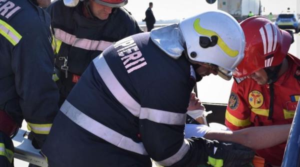 Coliziune între două automobile: Cinci români, între care trei copii, răniți într-un accident rutier 