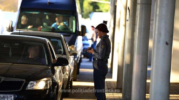 Cozi uriașe în vama Nădlac 2, la ieșirea din țară. Șoferii au așteptat ore în șir și au claxonat în semn de protest
