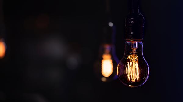 România, puternic lovită de scumpiri. Prețul gazelor și curentului s-a dublat. În Franța ori Germania, majorările au fost la un sfert