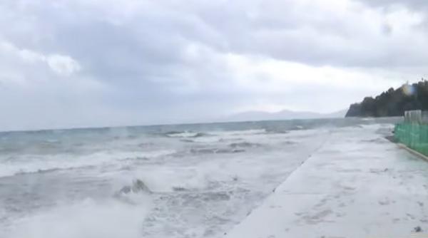 Furtuna Eva a lovit Grecia: Magazine închise, rafale de vânt puternice și temperaturi scăzute. Stare de alertă maximă 48 ore