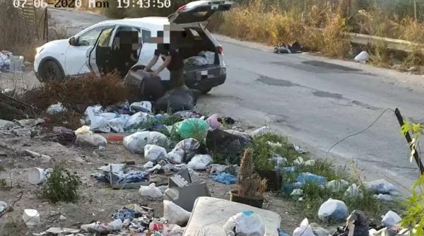 Pedeapsă exemplară în Italia pentru cei care aruncă gunoiul la întâmplare: Primăria le confiscă autoturismele