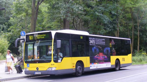 Activiştii germani pentru climă au blocat străzi din Berlin; dispute fizice cu şoferi din trafic