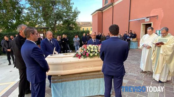 Italia: Sute de oameni și-au luat adio de la Miriam Ciobanu, românca de 22 de ani ucisă de un șofer beat și drogat 