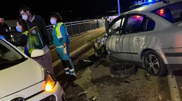 Trei români sunt căutați de poliție în Italia, după ce au provocat un accident grav și au fugit cu plăcuțele de înmatriculare