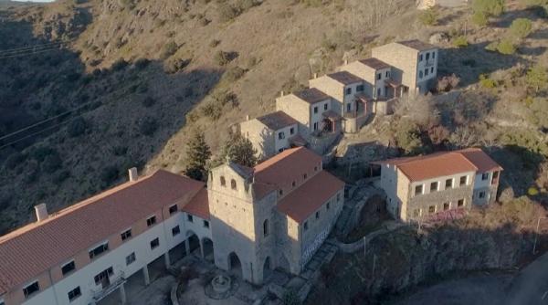 Oraș, scos la vânzare cu numai 240.000 de euro: „Este magnific, cu 44 de case construite”