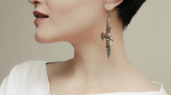 Italia: Româncă arestată, după ce a intrat în casa unui bătrân și încercat să îl jefuiască. "Mi-a căzut un cercel pe balcon"