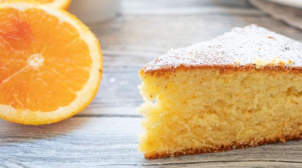 Prăjitură pufoasă cu iaurt și portocale - un desert "light" pe care-l poate face oricine