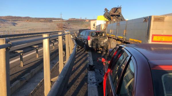 Accident în lanț pe Autostrada Transilvania: 13 mașini implicate și șase persoane rănite - FOTO