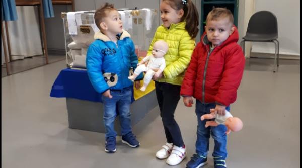 Limba română, moștenirea lăsată copiilor. Preotul Răzvan Ionescu (Franța): "În sângele lor curge prezența strămoșilor lor și îi ajutăm să aibă conștiința asta: că se trag din români"