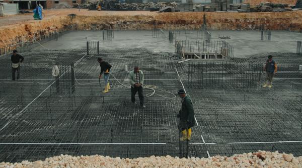 Italia. Muncitori români, puși în pericol chiar de un conațional: 15 patroni la audieri, amenzi de 150.000 euro