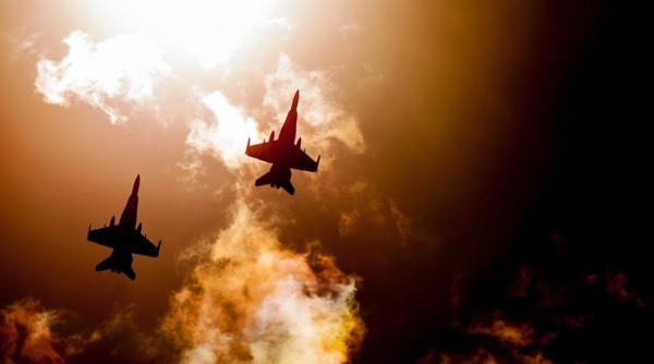 Survol periculos al unor avioane de luptă ruseşti în Marea Baltică, denunțat de NATO