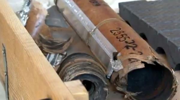 Panică într-o comună din Prahova: O bucată dintr-o rachetă antigrindină a căzut pe o casă; oamenii au crezut că-i atacă Putin