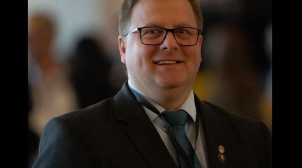 Deputat român, amendat penal cu 40.000 lei pentru postări pe reţelele de socializare