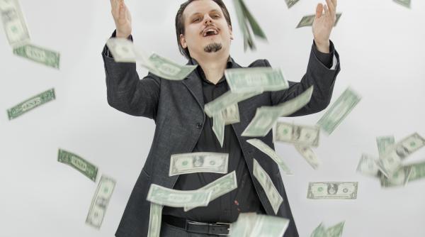 Horoscop special. Luna nouă din 24 noiembrie aduce saci de bani pentru unele zodii, dar altele vor rămâne cu buzunarele goale