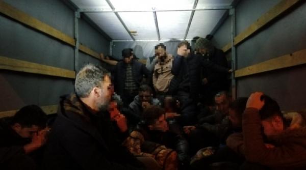 Peste 600 de migranţi au fost reţinuţi lângă frontiera Ungariei cu Serbia, după incidente cu focuri de armă