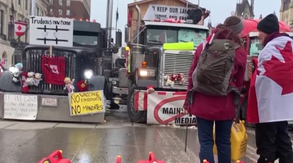 Lege specială, rar folosită pe timp de pace, pentru a pune capăt crizei şoferilor de camioane din Canada. Trudeau: „Lucrurile se înrăutăţeau”