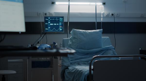 Alertă sanitară în România, după doi ani de pandemie: „Spitalele sunt sufocate”