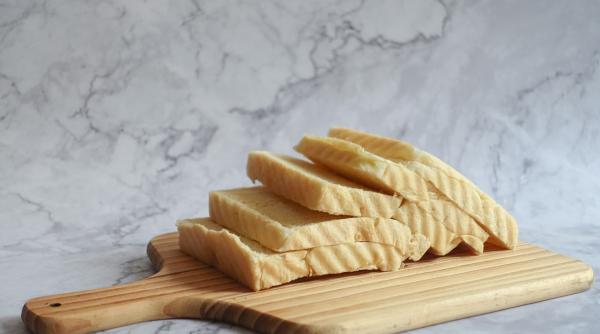 Dacă ai câteva felii de pâine în casă și niște brânză, faci cel mai tare preparat