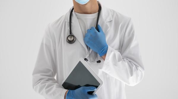 Grecia. Cadrele medicale care au refuzat vaccinarea împotriva COVID-19 se pot întoarce la muncă