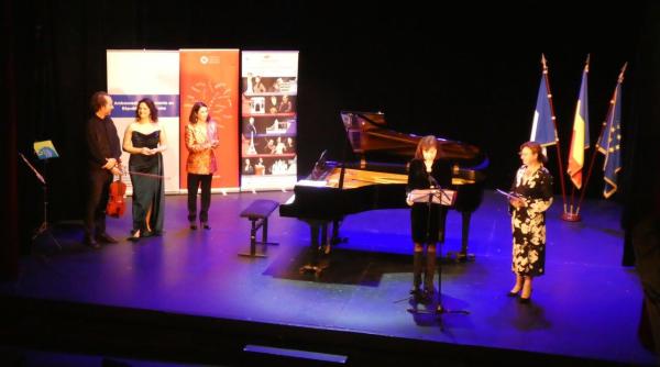 Festivalul Internaţional "Pro Patria" de la Paris, "Muzică fără frontiere" de Ziua Națională a României