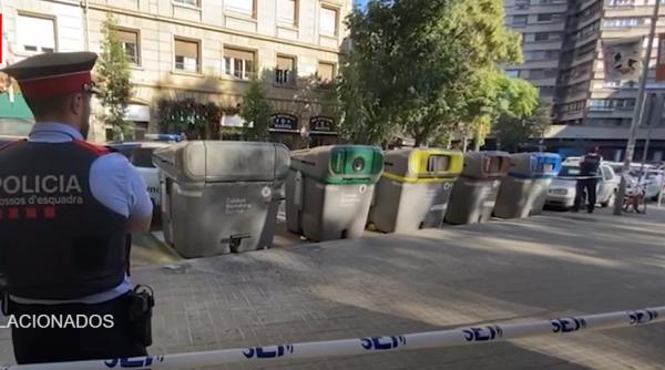 Un român care căuta prin gunoaie în Barcelona a găsit o valiză. Când a deschis-o a avut parte de sperietura vieții 