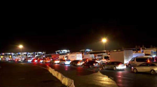 Transportatorii, indignați după ce România nu a fost primită în Schengen: „Lumea claxonează în semn de protest. Uite-te cum stăm la coadă!“
