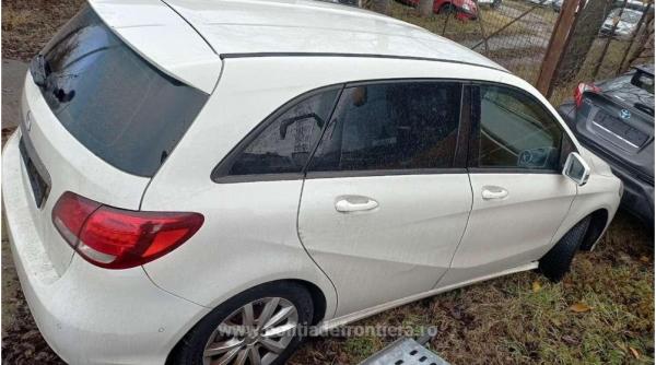 Mercedes furat din Germania, descoperit la vamă pe platforma unui român