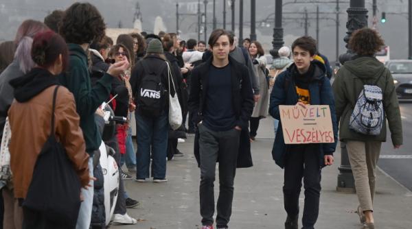 Prăbușire a nivelului de trai în Ungaria. O mare parte din unguri spune că ar pleca din țară pentru un loc de muncă mai bun