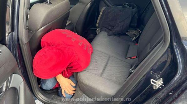 Un român a încercat să iasă din țară, ascuns într-un autoturism. Bărbatul s-a ales cu dosar penal 